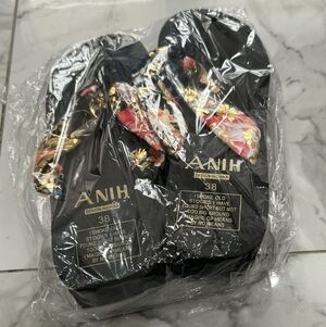 ANH Floral Strap Platform Sandals in Black and Pink